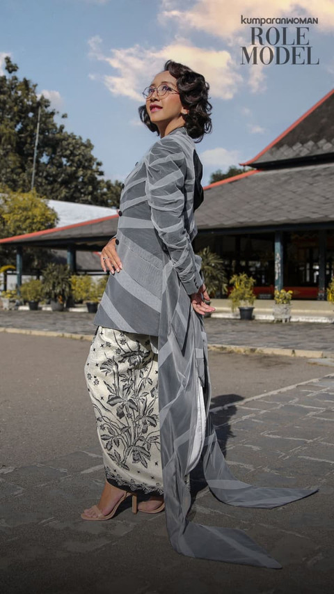 Gusti Kanjeng Ratu Bendara untuk Role Model kumparanWOMAN. Fotografer: Aditia Noviansyah (kumparan); MUA: Tim GKR Bendara; Hairdo: Tim GKR Bendara; Wardrobe: Wilsen Willim, OE; Accessories: Tulola; Lokasi: Keraton Yogyakarta