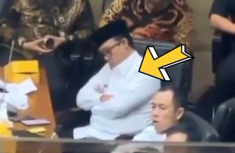 Ardito Wijaya tidur saat berlangsung rapat di DPR RI. | Foto: Ist