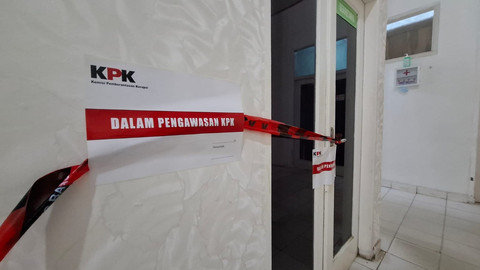 Ruangan Dinas Kesehatan Pemerintah Kabupaten Lampung Tengah yang disegel KPK. | Foto: Sinta Yuliana/Lampung Geh