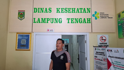 Ruangan Dinas Kesehatan Pemerintah Kabupaten Lampung Tengah yang disegel KPK. | Foto: Sinta Yuliana/Lampung Geh