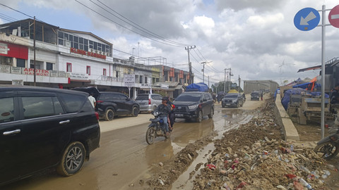 Kondisi kerusakan akibat banjir di Kuala Simpang, Aceh Tamiang, Aceh, Kamis (11/12/2025). Foto: Zamachsyari/kumparan