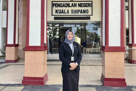 Hakim PN Kuala Simpang bersama tiga rekannya berangkat dari rumah dinas, Aceh Tamiang, Kamis (27/11/2025). Foto: Dok. Pribadi