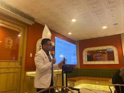 Pemaparan pengetahuan laser assisted liposuction oleh Dokter Spesialis Bedah Plastik Rekonstruktif dan Estetik, dr. Ide Bagoes Insani, M.M., MARS, Sp.B.P.R.E, LA. Foto: kumparan/Naela Marcelina