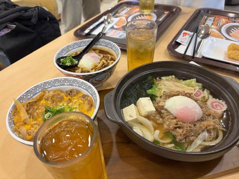 Menu baru curry udon hingga sukiyaki udon di Yoshinoya Grand Indonesia. Foto: Andari Novianti/kumparan