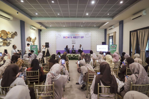 Pemaparan pentingnya baca label makanan di acara kumparanMOM Mom's Meet Up bersama Nestle, Rabu (10/12/2025). Foto: Dok. kumparan