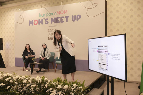 dr. Verawati Sudarma, M.Gizi, SpGK pada acara  kumparanMOM Mom's Meet Up bersama Nestle, Rabu (10/12/2025). Foto: Dok. kumparan