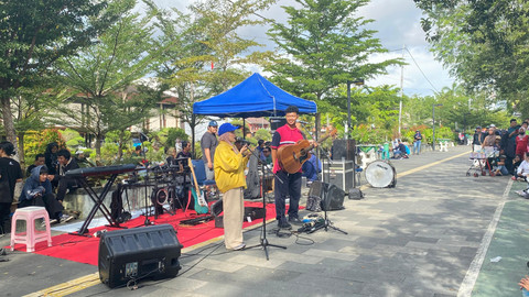 Manjakani tampil di 'Kolaborasi Bunyi Akhir Pekan'. Foto: Alycia Tracy Nabila/Hi!Pontianak