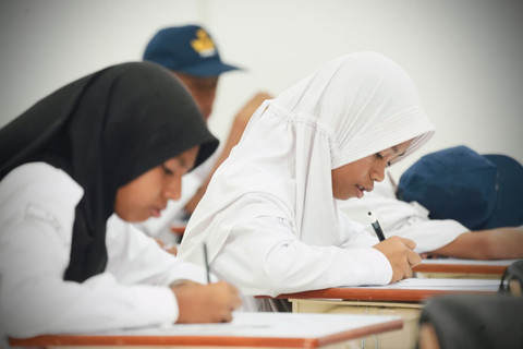 Jannatul Zahra Umamit, siswi Sekolah Rakyat Menengah Pertama (SRMP) 26 Ternate.   Foto: Biro Humas Kemensos/ Bayu Aprianto