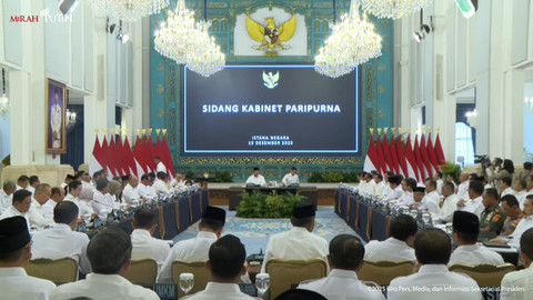 Presiden Prabowo memberikan arahan pada Sidang Kabinet Paripurna di Istana Negara, Senin (15/12/2025). Foto: YouTube/Sekretariat Presiden