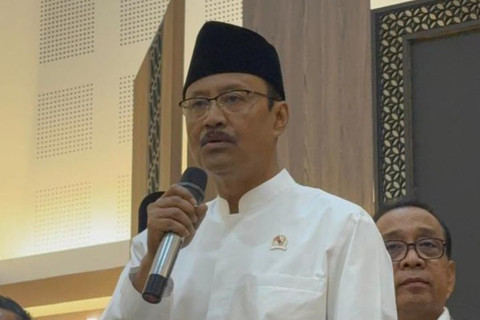 Mensos Saifullah Yusuf atau Gus Ipul usai rapat tingkat menteri di Kemenko PMK, Jakpus pada Rabu (17/12/2025). Foto: Abid Raihan/kumparan