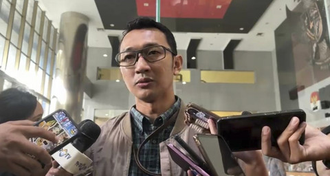 Juru bicara KPK, Budi Prasetyo, saat diwawancarai wartawan di Gedung Merah Putih KPK, Jakarta, Kamis (18/12/2025). Foto: Fadhil Pramudya/kumparan