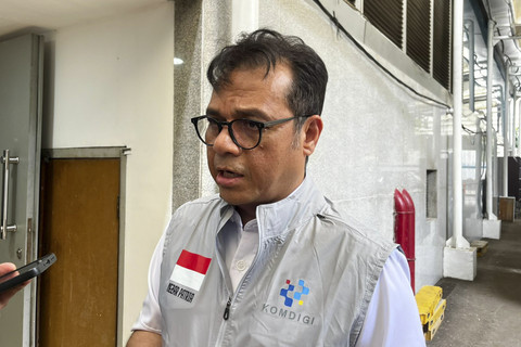 Wakil Menteri Komunikasi dan Digital Nezar Patria saat ditemui di Kantor Kementerian Komunikasi dan Digital, Jakarta, Jumat (19/12/2025). Foto: Rayyan Farhansyah/kumparan