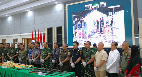 Pemusnahan barang bukti hasil Operasi Satuan Tugas Pengamanan Perbatasan Republik Indonesia–Malaysia periode 2020–2025. Foto: Dok. Kanwil Kemenkum Kalbar