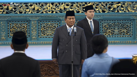Presiden Prabowo Subianto saat melantik Anggota Komisi Yudisial dan Duta Besar LBBP RI di Istana Negara, Jakarta, Jumat (19/12/2025). Foto: YouTube/Sekretariat Presiden