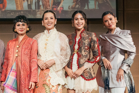Andien, Renitasari Adrian, Maudy Ayunda, Titi Radjo mengenakan kebaya. Foto: Bakti Budaya Djarum Foundation