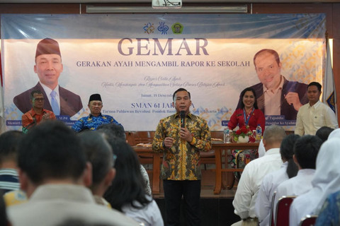 Mendukbangga Terbitkan Surat Edaran "Gerakan Ayah Mengambil Rapor" ke Sekolah. Foto: Kemendukbangga