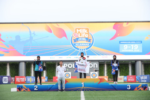 Pemenang Divisi Recurve di MilkLife Archery Challenge KEJURNAS Antar Club 2025 di Supersoccer Arena, Kudus. Foto: MilkLife Archery Challenge