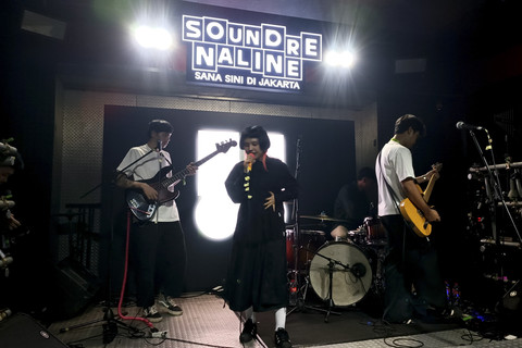 Lips!! tampil di Soundrenaline 2025, Krapela, Jakarta Selatan, Jumat (19/12/2025). Foto: Giovanni/kumparan