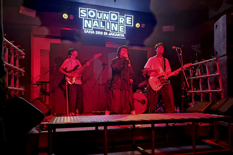 Lips!! tampil di Soundrenaline 2025, Krapela, Jakarta Selatan, Jumat (19/12/2025). Foto: Giovanni/kumparan