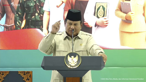 Presiden RI Prabowo Subianto berpidato saat akad massal 50.030 KPR FLPP dan serah terima kunci di Serang, Banten, Sabtu (20/12/2025). Foto: YouTube/Sekretariat Presiden