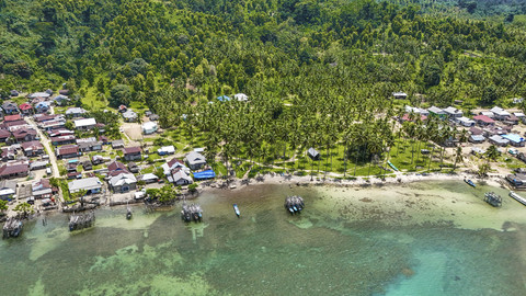 Keindahan laut di sekitar Pulau Obi, Halmahera Selatan, Maluku Utara. Foto: Dok. Marischka Prudence