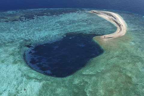 Keindahan laut di perairan Pulau Obi, Halmahera Selatan, Maluku Utara. Foto: Dok. Marischka Prudence