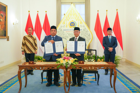 Kementerian Luar Negeri Indonesia (Kemlu) dan HKI melakukan nota ksepahaman antara untuk memperkuat industri dalam negeri. Foto: Dok. HKI.