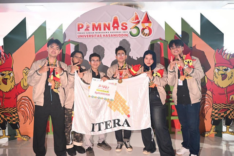 Tim mahasiswa Institut Teknologi Sumatera (Itera) yang berhasil meraih medali emas kategori presentasi pada Pekan Ilmiah Mahasiswa Nasional (Pimnas) ke-38 | Foto : Dok. Ist