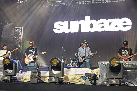 Sunbaze di Soundrenaline 2025, Asean District, Taman Kota Peruri, Minggu (21/12/2025).   Foto: Giovanni/kumparan