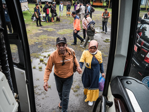 Suasana pemulangan warga Jawa Tengah yang terdampak bencana di Aceh ke daerah asalnya oleh Kemenko PM. Foto: Dok. Kemenko Pemberdayaan Masyarakat