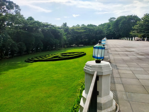 Sebagian taman belakang Gedung Sate (Foto: Dokumen Penulis)