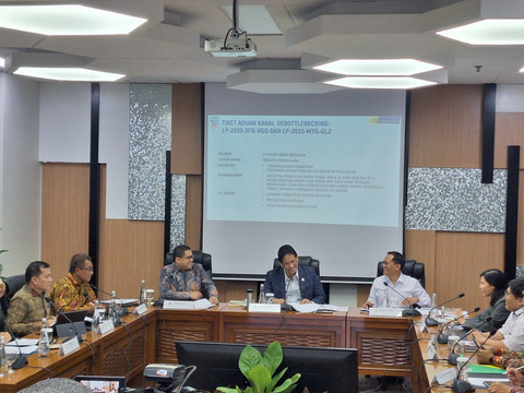 Menteri Keuangan (Menkeu) Purbaya Yudhi Sadewa dalam sidang aduan kanal Debottlenecking Satgas P2SP di Kantor Kemenkeu, Jakarta Pusat pada Selasa (23/12/2025). Foto: Argya D. Maheswara/kumparan 