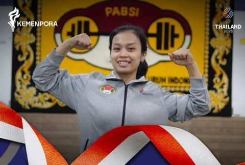 Luluk Diana Tri Wijayana raih medali emas cabor angkat besi. Foto: Instagram @kemenpora