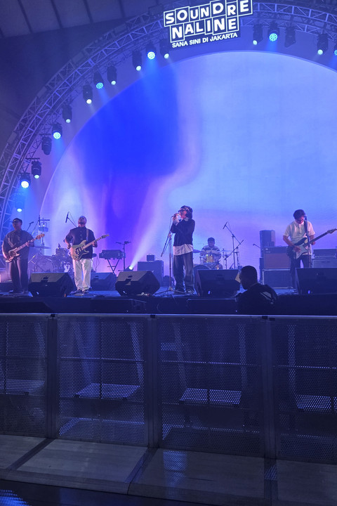 Band Astera saat tampil di Soundrenaline Jakarta. Foto: Andrian Gilang Khrisnanda/kumparan
