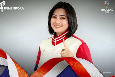 vFany Febriana Wulandari peraih medali emas cabor menembak. 
