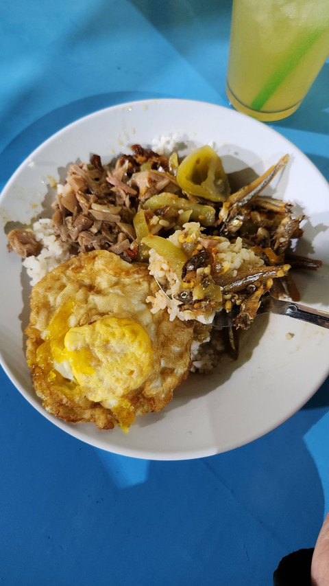 Kuliner malam di Yogyakarta 'Nasi Teri Gejayan. Foto: Azalia Amadea/Kumparan