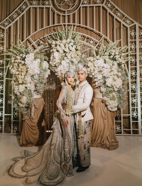 Tampilan Alyssa Daguise dan Al Ghazali saat akad nikah. Foto: Instagram @alyssadaguise