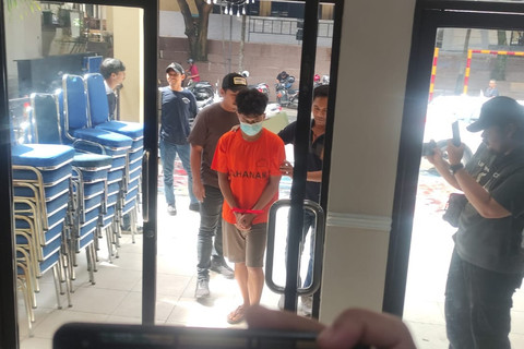 Polres Depok menangkap pengirim email berisi ancaman bom ke 10 sekolah di Depok.  Foto: kumparan