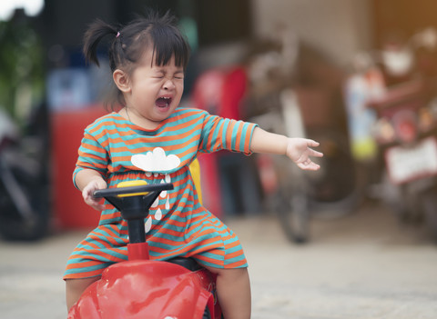 Ilustrasi anak tantrum di tempat umum. Foto: Shutterstock
