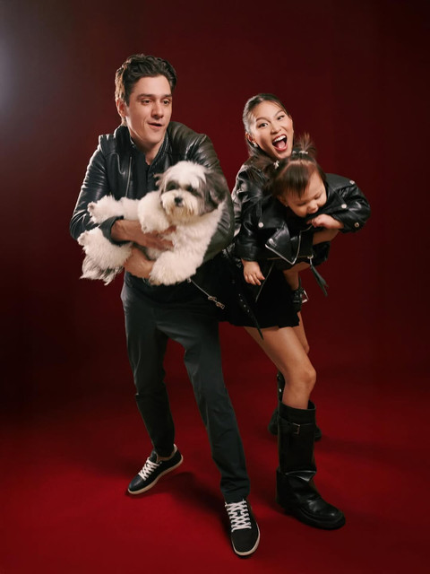 Tampilan Patricia Gouw dan keluarga saat momen natal. Foto: Instagram @patriciagouw