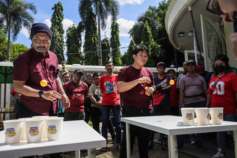 Aktivitas komunitas motor listrik Polytron saat kumparan On the Road di kantor kumparan, Minggu (28/12/2025). Foto: Jamal Ramadhan/kumparan