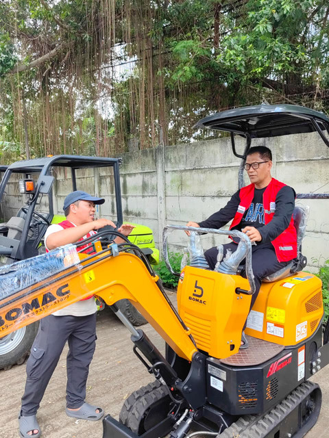 Palang Merah Indonesia (PMI) mengirimkan kapal bantuan kemanusiaan gelombang kedua untuk wilayah terdampak banjir di Aceh dan Sumatera Utara. Foto: Dok. PMI