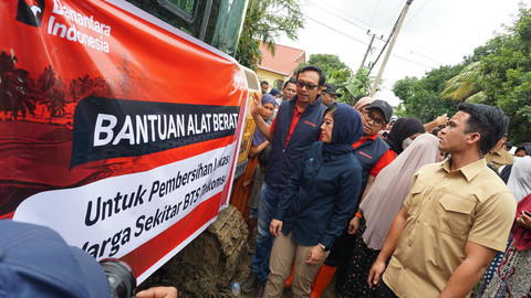 Bantuan bencana untuk Aceh Tamiang dari Telkomsel dan Komdigi. Foto: Telkomsel.