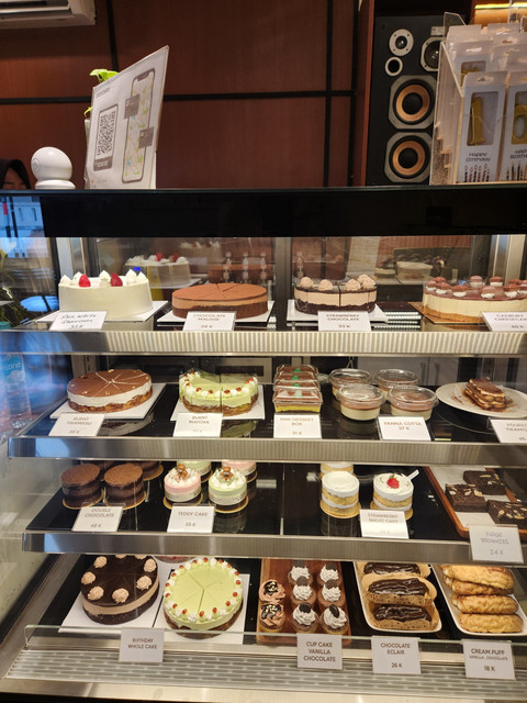 Kafe Cakes & Sweets by Rifa Maurice yang ada di Cilegon. Foto: Ela Nurlaela/kumparan