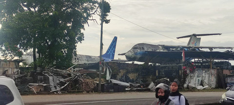Kuburan bangkai pesawat diterjang puting beliung di Kabupaten Bogor. Foto: Dok. kumparan