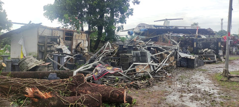 Kuburan bangkai pesawat diterjang puting beliung di Kabupaten Bogor. Foto: Dok. kumparan