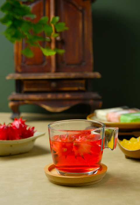 Teh rosella. Foto: Rezmita Anggriani/Shutterstock