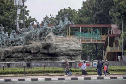 Suasana Jembatan Penyebrangan Orang (JPO) Patung Kuda di Jalan Medan Merdeka Barat, Jakarta Pusat, Sabtu (3/1/2026). Foto: Jamal Ramadhan/kumparan