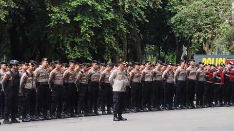 Polisi menyiapkan pengamanan laga Persija vs Persijap Jepara di Stadion Gelora Bung Karno, Jakarta, Sabtu (3/1/2026). Foto: Dok. Humas Polres Metro Jakarta Pusat