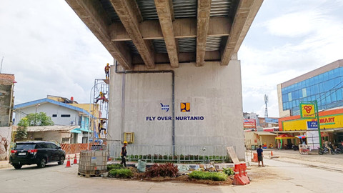Flyover Nurtanio Bandung yang mulai beroperasi secara terbatas di Kota Bandung, Minggu (4/1/2026). Foto: Abisatya/kumparan